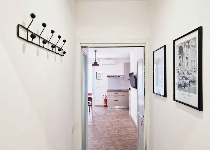 Metro C House - Parcheggio Privato - Metro A 50 M - 3 - 80 Mq Apartment