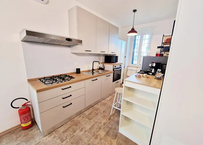 Daire Metro C House - Parcheggio Privato - Metro A 50 M *